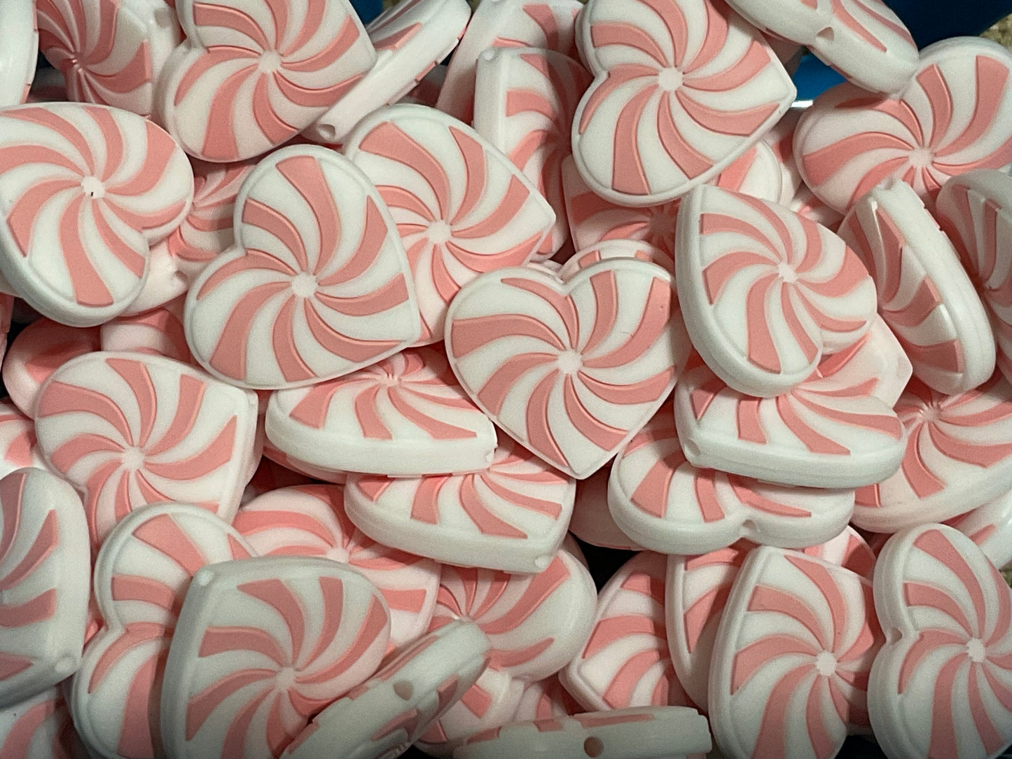 #17 EXCLUSIVE Swirl Heart Silicone Focal