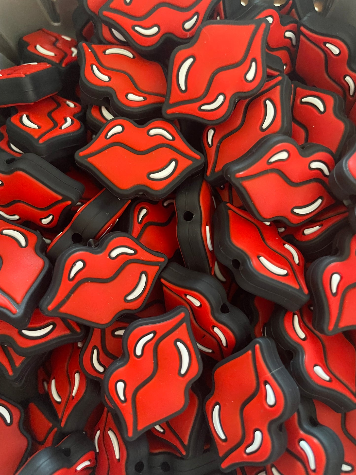 Kiss Lips Focal Bead