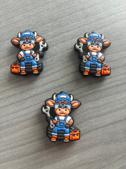 Mechanic Cow Focal